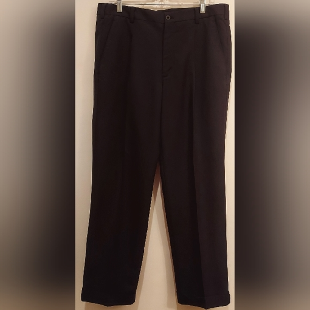 NIKE Men's Golf 34x30 Black Pleated Polyester Dri-Fit‎ Cuffed Bottom Pants